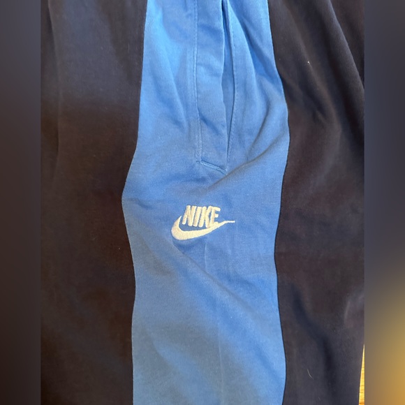 Nike joggers, size small - Picture 4 of 5